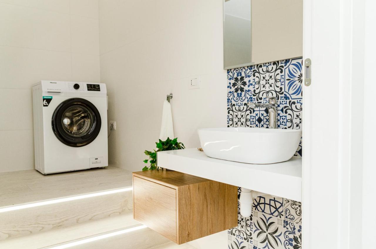 Spa & Relax Aesthetic Apartment 50M Dal Mare Монополі Екстер'єр фото