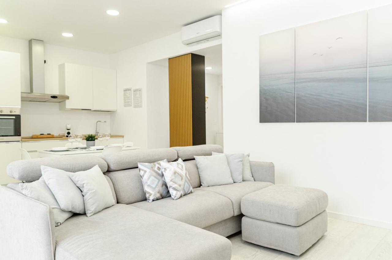 Spa & Relax Aesthetic Apartment 50M Dal Mare Монополі Екстер'єр фото