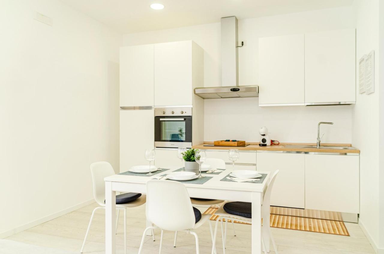 Spa & Relax Aesthetic Apartment 50M Dal Mare Монополі Екстер'єр фото