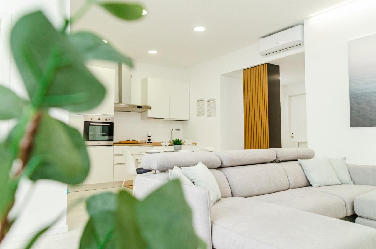 Spa & Relax Aesthetic Apartment 50M Dal Mare Монополі Екстер'єр фото