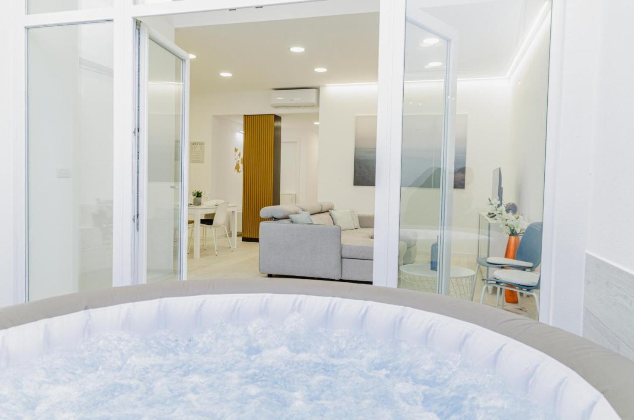 Spa & Relax Aesthetic Apartment 50M Dal Mare Монополі Екстер'єр фото